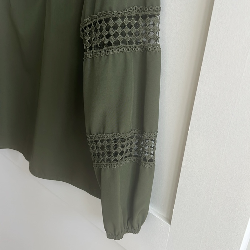 Women's Green Lace Trim Top - Picture 3 of 4